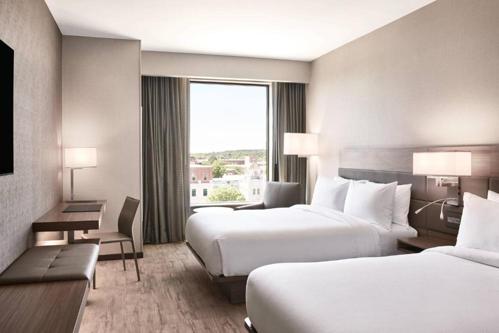 Standard Guest Room with  2 Queen Bed interior